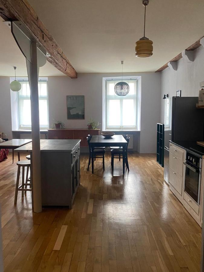 Vintage Charm Apartment ลูบลิยานา ภายนอก รูปภาพ