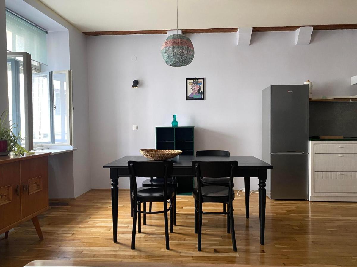 Vintage Charm Apartment ลูบลิยานา ภายนอก รูปภาพ