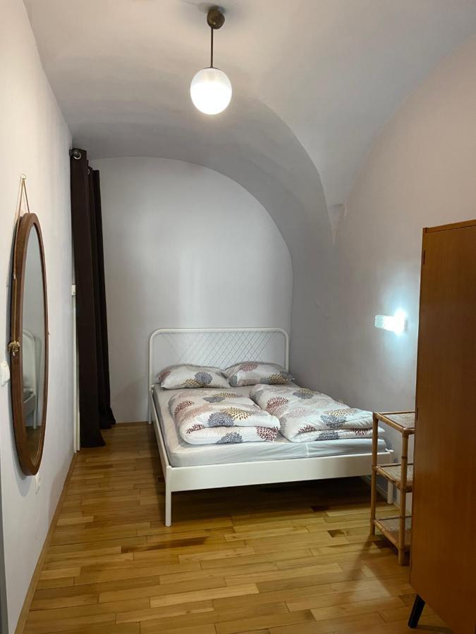 Vintage Charm Apartment ลูบลิยานา ภายนอก รูปภาพ